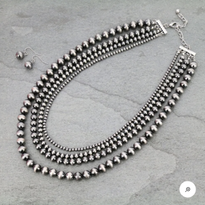 Navajo Pearl Necklace Set