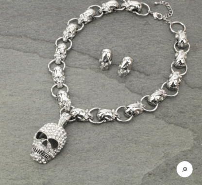 Skull Pendant Necklace Set