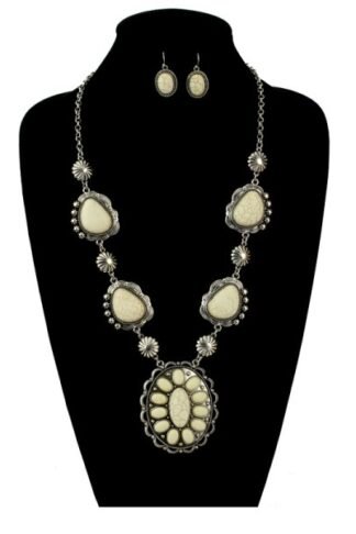 Western Statement TQ Concho Necklace Set
